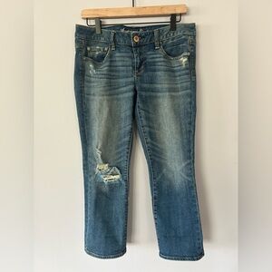 American Eagle Vintage Flare Med Rinse Cropped Jeans, Size 6, GUC, distressed